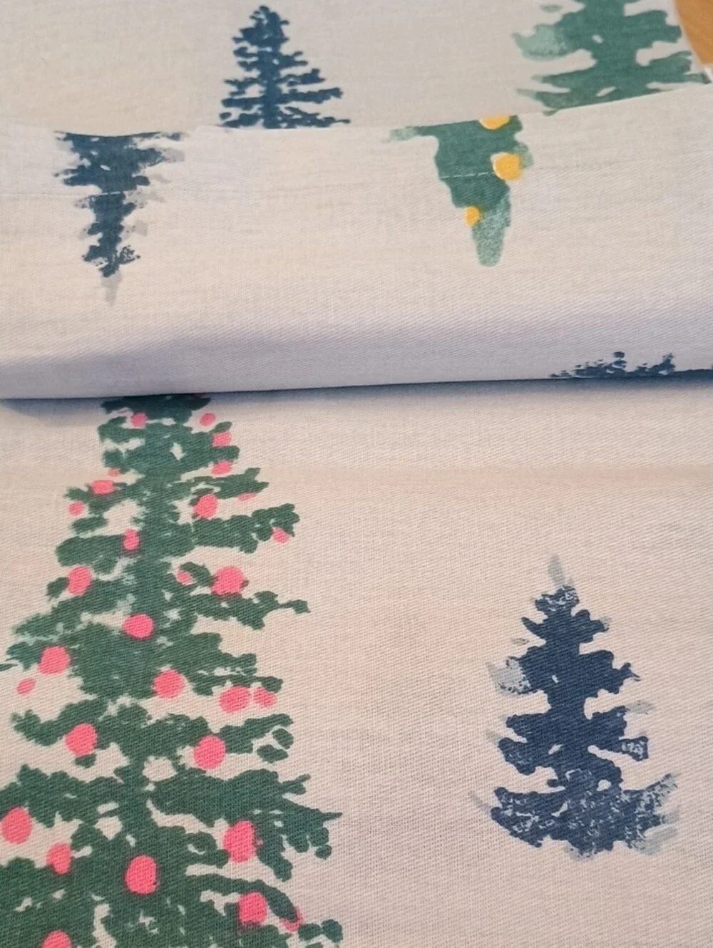🎄🎄NWOT Cozy & Clea Green Pine Holiday Shower Curtain